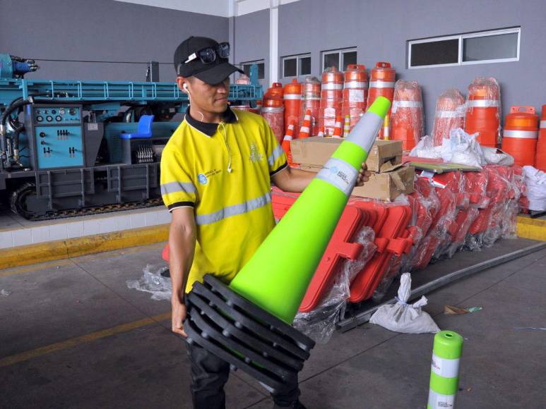 Esta es la nueva señalización y aparatos para poner orden vial en la capital