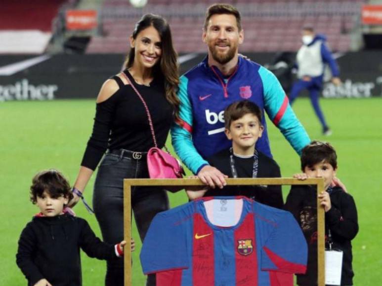 Antonela Roccuzzo y sus tres hijos, el apoyo e inspiración de Messi en la semifinal del Mundial de Qatar 2022