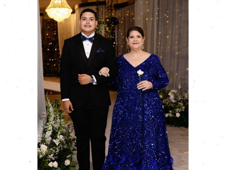 DelCampo School: Prom Night 2023, un desfile de estilos románticos y glamour sobrio