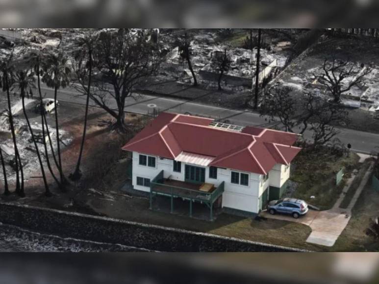 El misterio detrás la casa de techo rojo que sobrevivió a los incendios en Hawái