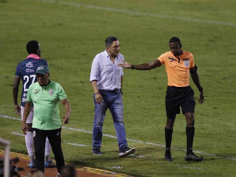 ¡Nada ha cambiado! Relajo de barra de Real España tras clásico