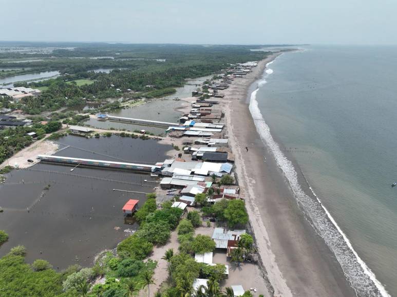 Así se ve desde el cielo cómo el mar se traga comunidades enteras en el sur de Honduras