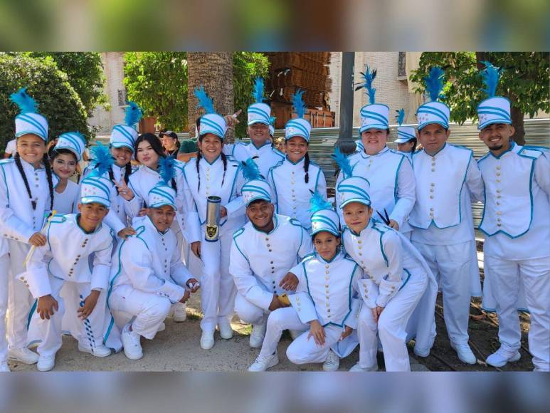 Hondureños conmemoran 202 años de independencia con desfile en Valencia, España