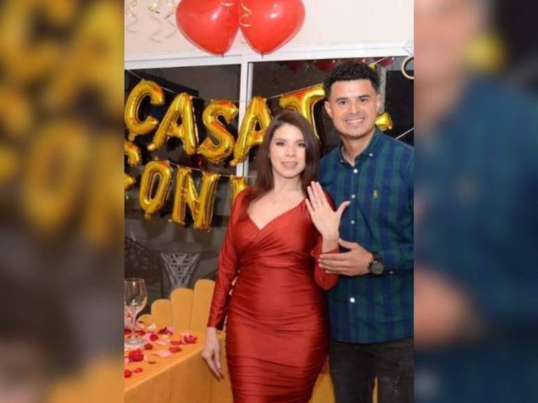 Jugador de Lobos de UPN se casa con bella periodista hondureña