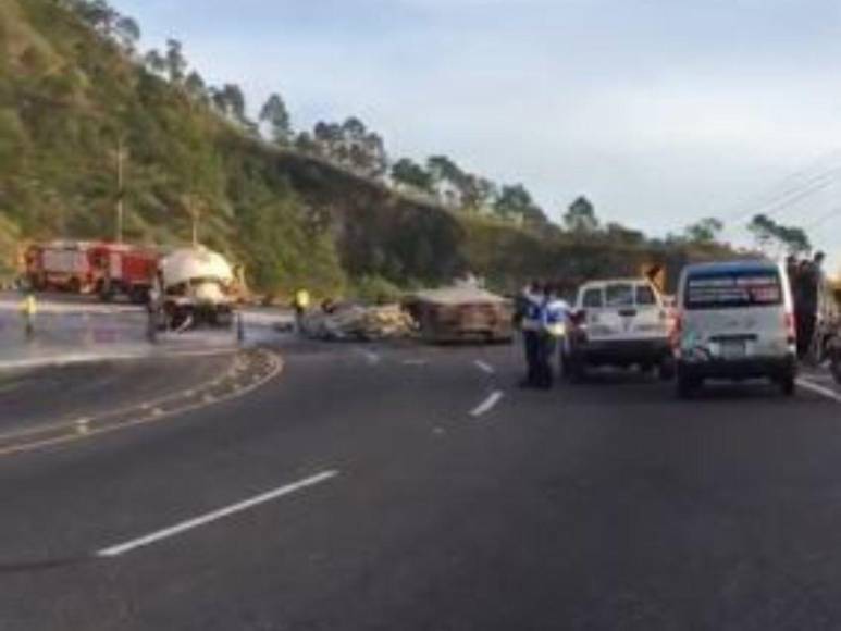 Las estremecedoras imágenes del fatal accidente que dejó dos muertos en la cuesta de La Virgen