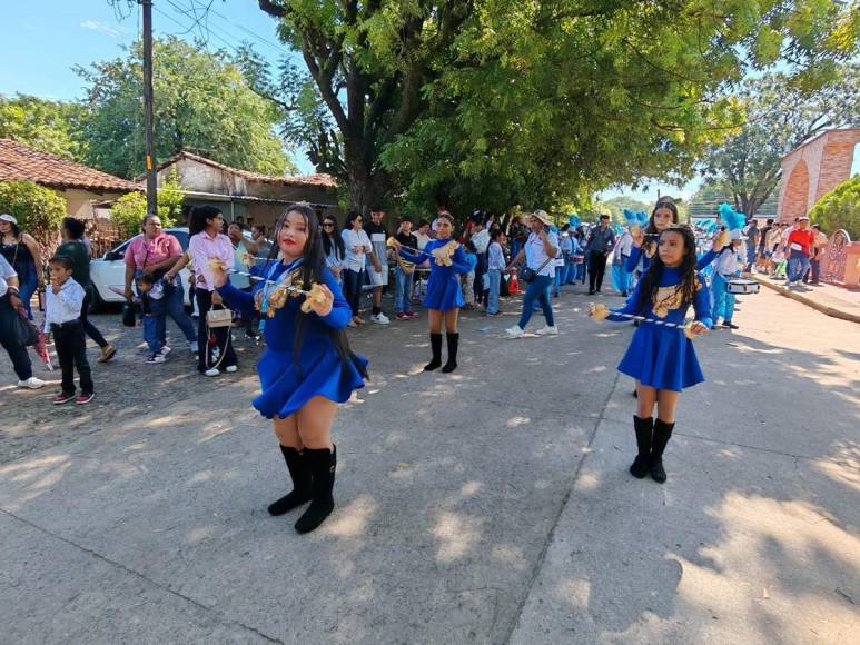 Niños de Marcovia, Choluteca, celebran Independencia Patria