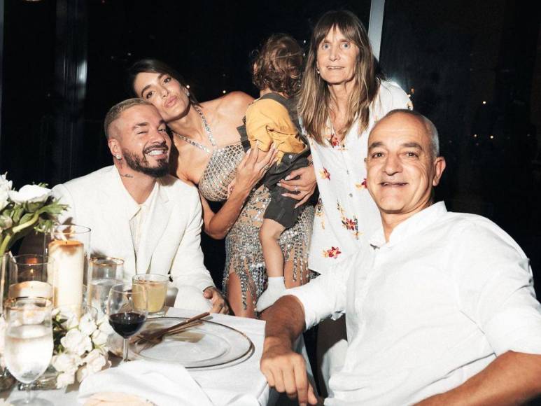 J Balvin celebra el cumpleaños número 30 de su novia Valentina Ferrer, ex miss Argentina