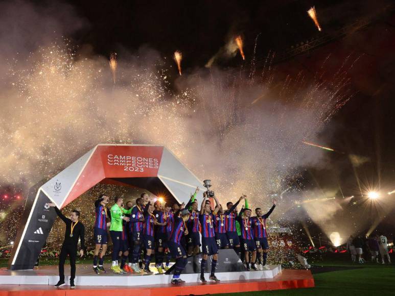 ¡Alegría Blaugrana! Así fue la celebración del Barcelona tras conquistar la Supercopa de España