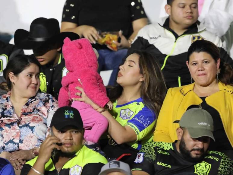 Bellas damas engalanaron el Olancho FC vs Olimpia: Esposa de futbolista causó furor