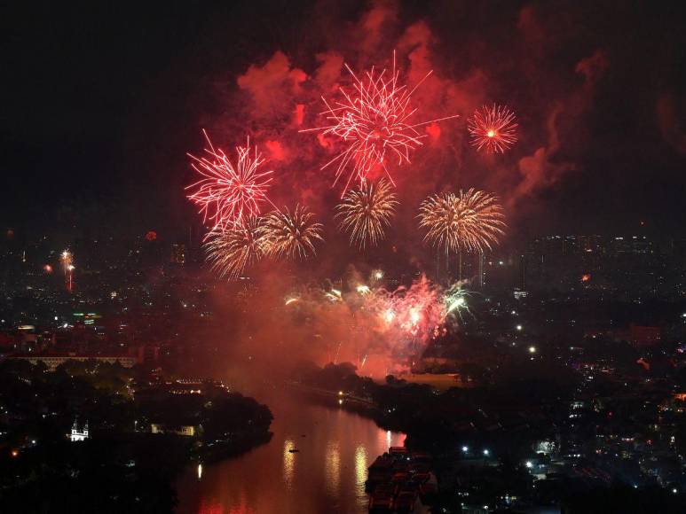 Con espectáculos de fuegos artificiales, así celebran Año Nuevo 2023 en el mundo