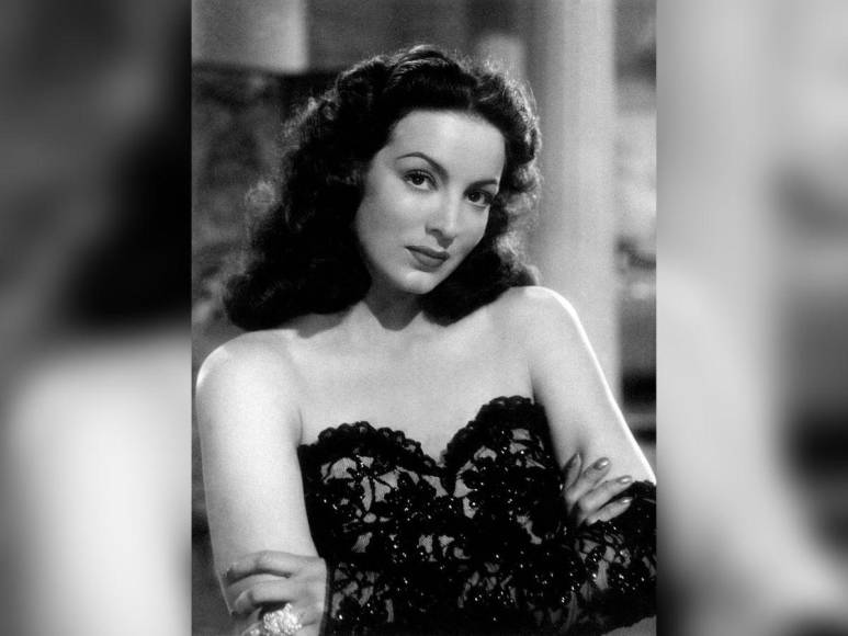 La Barbie María Félix: un tributo a la elegancia y la fuerza de la diva del cine