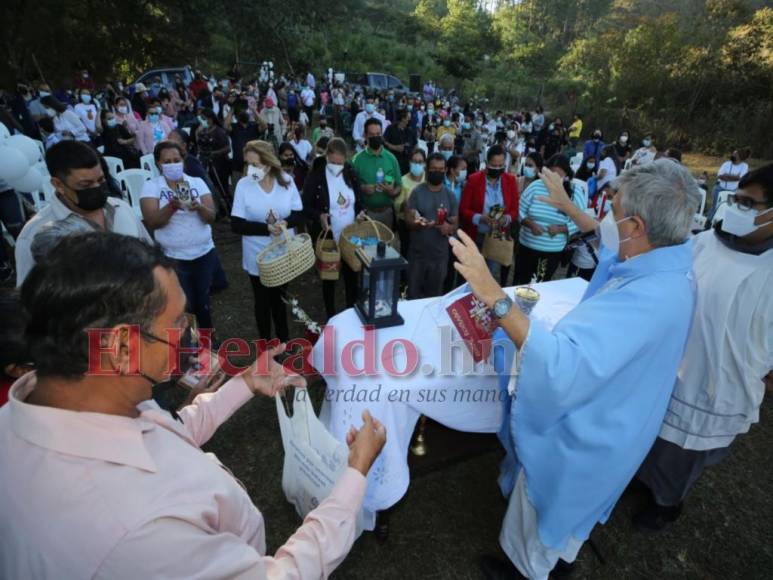 Con misa en El Piligüín celebran aniversario de la Virgen de Suyapa (FOTOS)