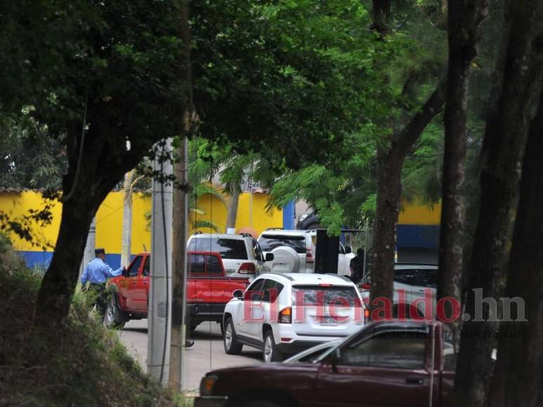 Familia de expresidente Hernández llega a los Cobras, en la que sería su última visita (Fotos)