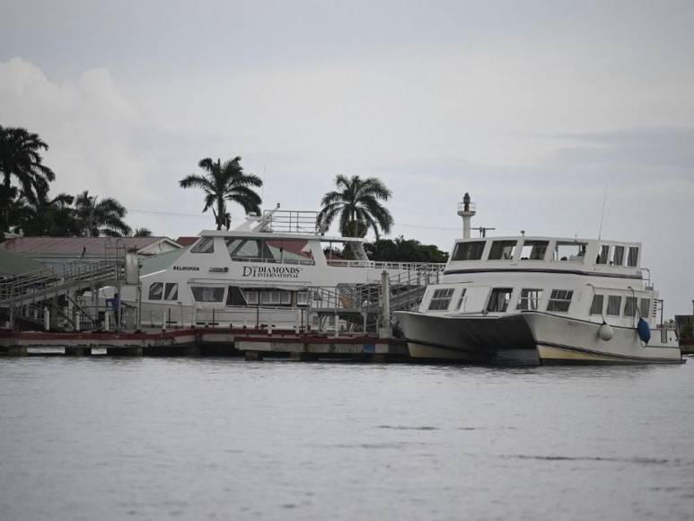 Belice se prepara para embate del huracán Lisa tras su paso por zona insular de Honduras