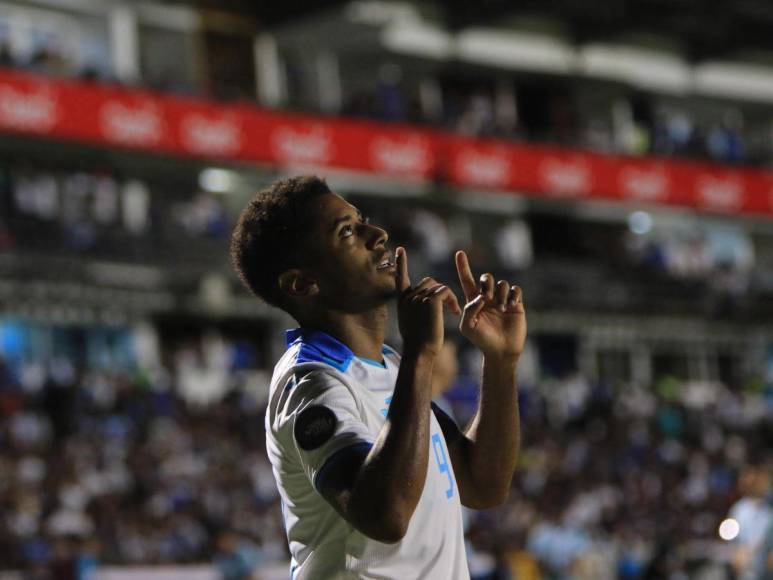 Ovaciones, los consejos de Rueda a Ruiz, ola de celebraciones y todo lo que no se vio en la goleada de Honduras ante Granada