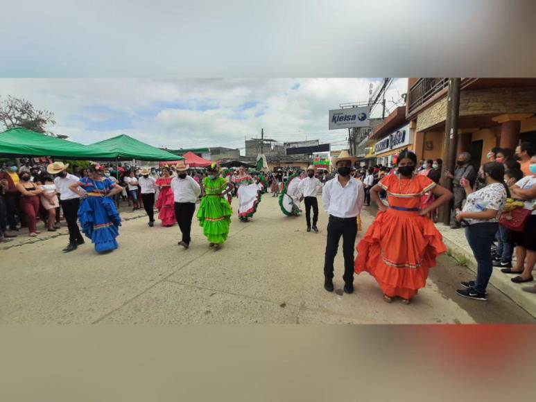 Baile, color y alegría: así se vivió el inicio de la Feria Juniana 2022 en El Paraíso