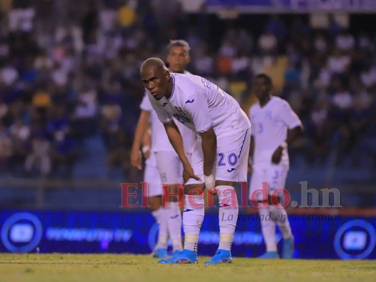 Desastre de la H, un intruso y noche para olvidar: Las imágenes del Honduras vs Curazao