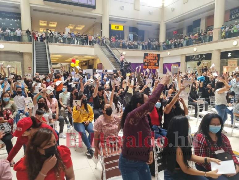 FOTOS: Emoción y apoyo total al recibir a Cesia Sáenz, la “leona de Honduras”, en la capital