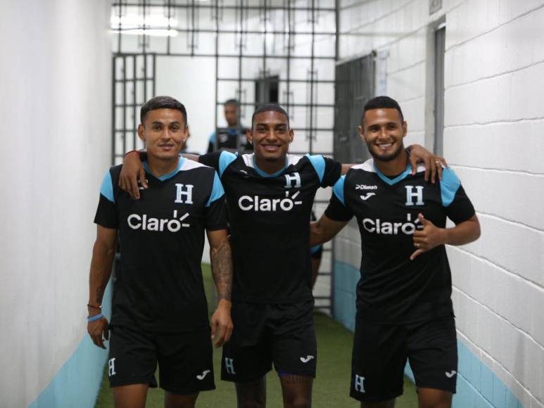 Del avión directo al estadio: Honduras prepara el duelo ante Granada en el “Chelato” Uclés