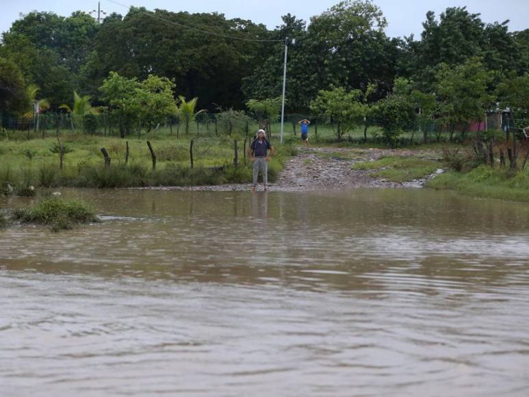 Lluvias de Pilar dejan desbordamiento en Río Goascorán en la zona sur