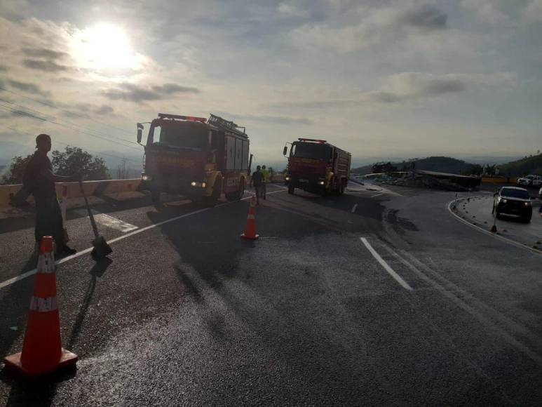 Las estremecedoras imágenes del fatal accidente que dejó dos muertos en la cuesta de La Virgen