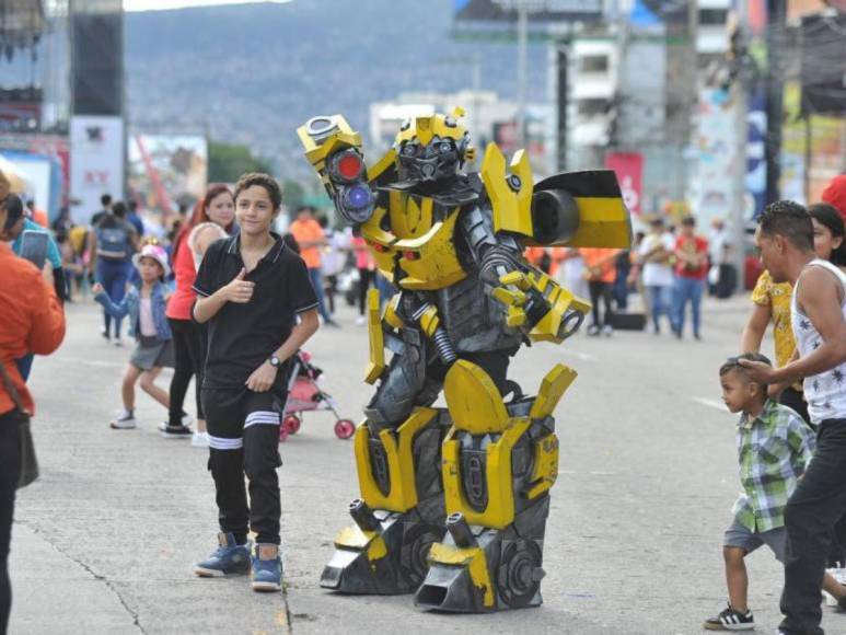 Key Key y Don Chezina entre invitados al megacarnaval de Tegucigalpa