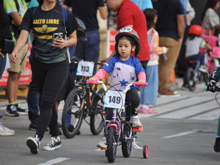 ¡Vamos, pedaleen!: Así arrancó la Vuelta Ciclística Infantil 2023