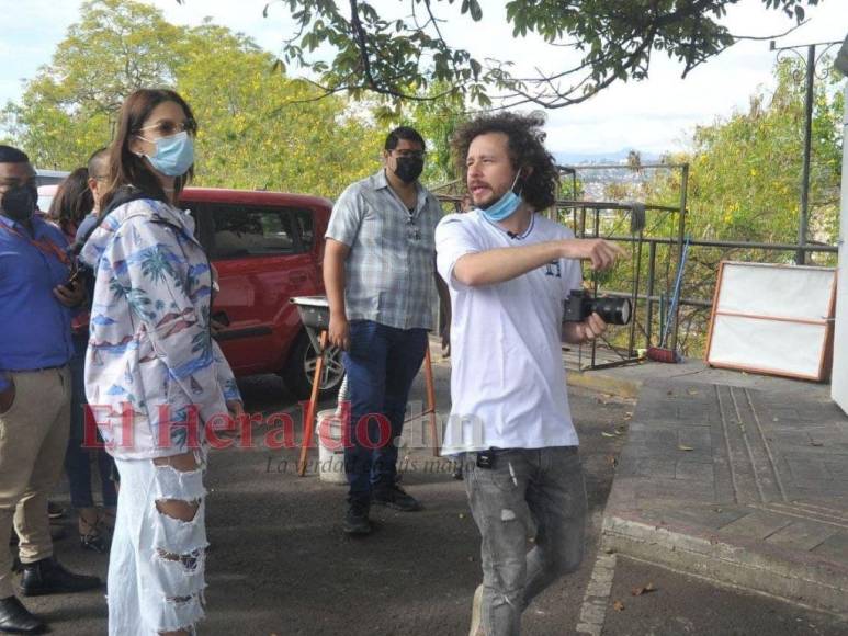 En imágenes: así saborea Luisito Comunica las baleadas en la capital