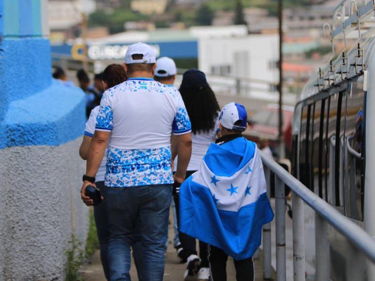 ¡No se vio en TV! Apoyo de la afición, festejos y contundente goleada de Honduras ante Cuba