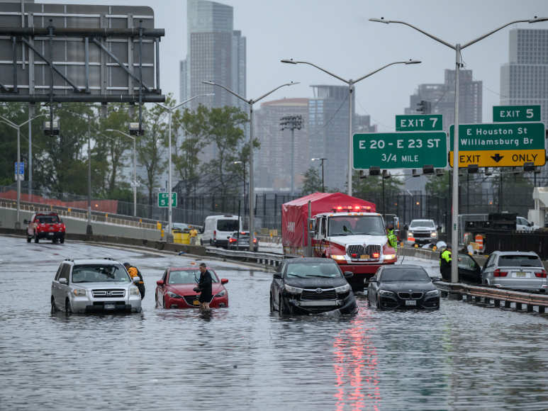 Tráfico paralizado y calles cerradas: Nueva York tras inundaciones por lluvias torrenciales