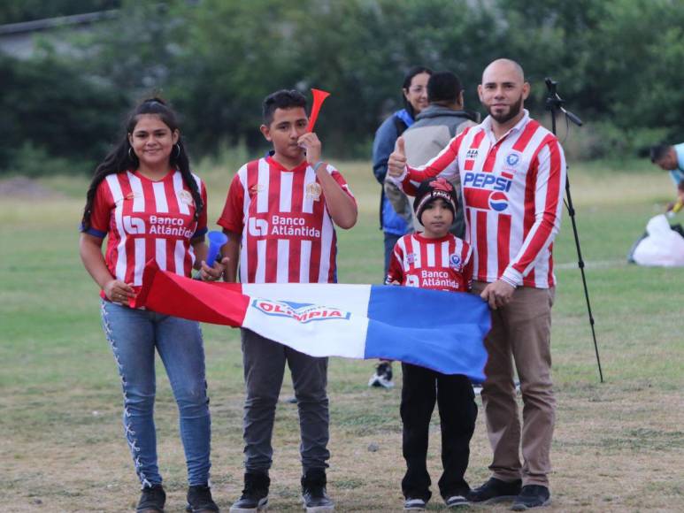 ¡Estadio dividido! Así se vive el ambiente del Olimpia-Génesis por la ida