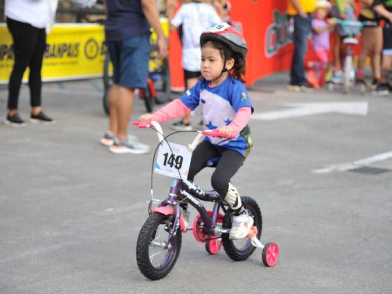 ¡Vamos, pedaleen!: Así arrancó la Vuelta Ciclística Infantil 2023