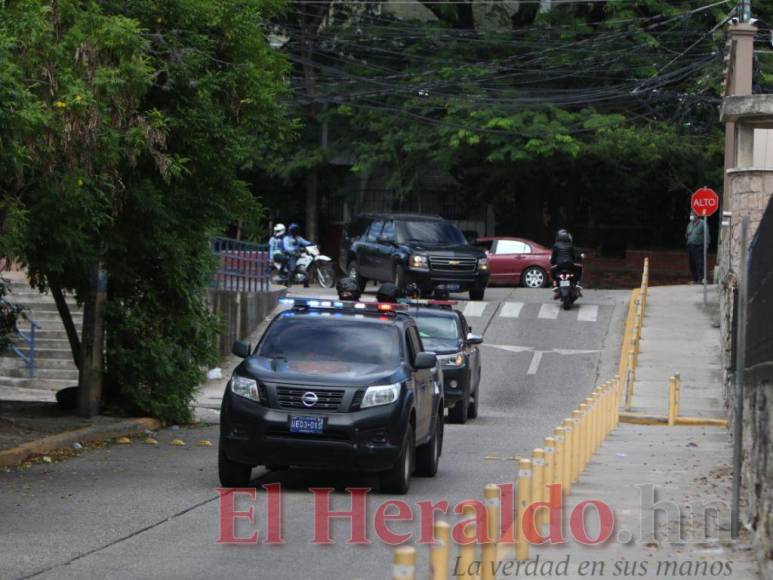 Bajo fuerte resguardo policial y en caravana: Así fue el traslado de Michael Derringer Powery a la CSJ