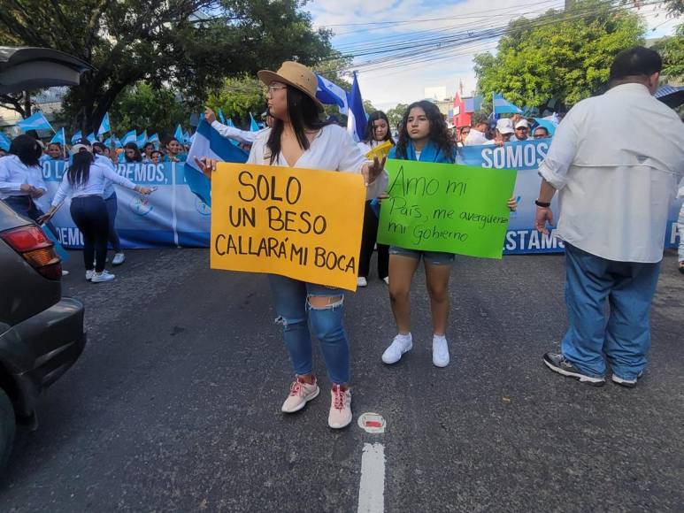 Oposición realiza quinta marcha “Por Honduras” en San Pedro Sula