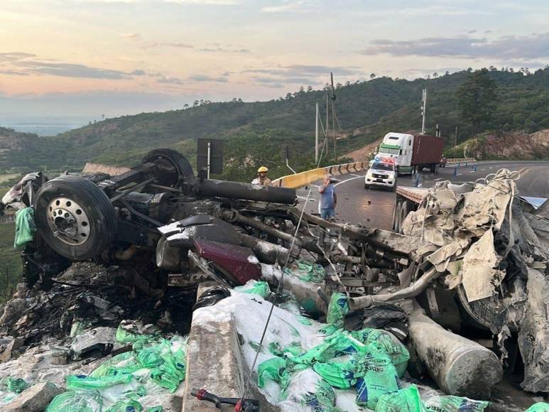 Las estremecedoras imágenes del fatal accidente que dejó dos muertos en la cuesta de La Virgen