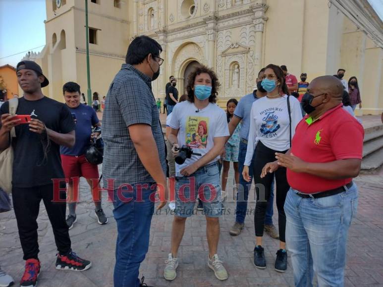 Luisito Comunica recorre Comayagua rodeado de fans (FOTOS)