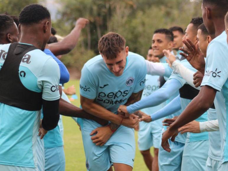 Bienvenida a Rodrigo Auzmendi y la salida para el Motagua vs Victoria