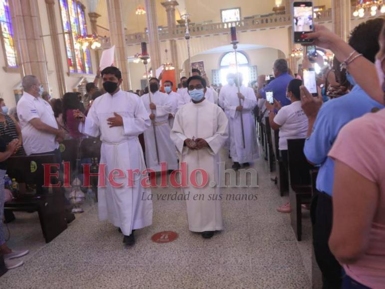 Los momentos de la última Misa Crismal de Jueves Santo del Cardenal Rodríguez como Arzobispo de Tegucigalpa (Fotos)