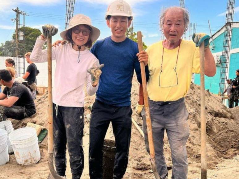 Padres de Shin Fujiyama visitan Honduras y conocen a Yeimi Licona, novia del influencer japonés