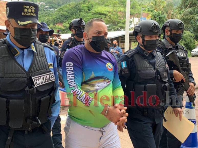 Bajo fuerte resguardo policial y en caravana: Así fue el traslado de Michael Derringer Powery a la CSJ