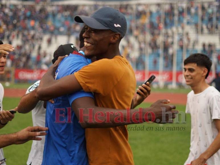 ¡Celebración Azul en el Olímpico! El festejo de los jugadores y afición del Motagua por la copa 18