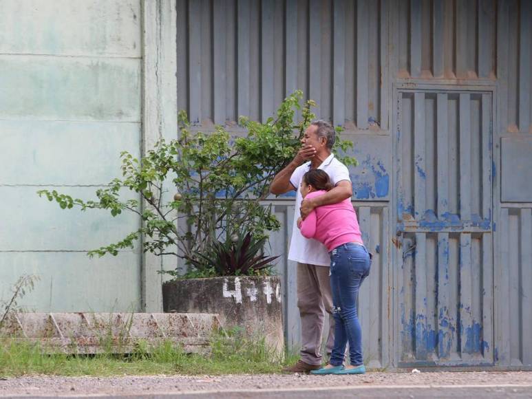 Doloroso momento: familia llega a reconocer a joven que murió en accidente salida a Valle de Ángeles