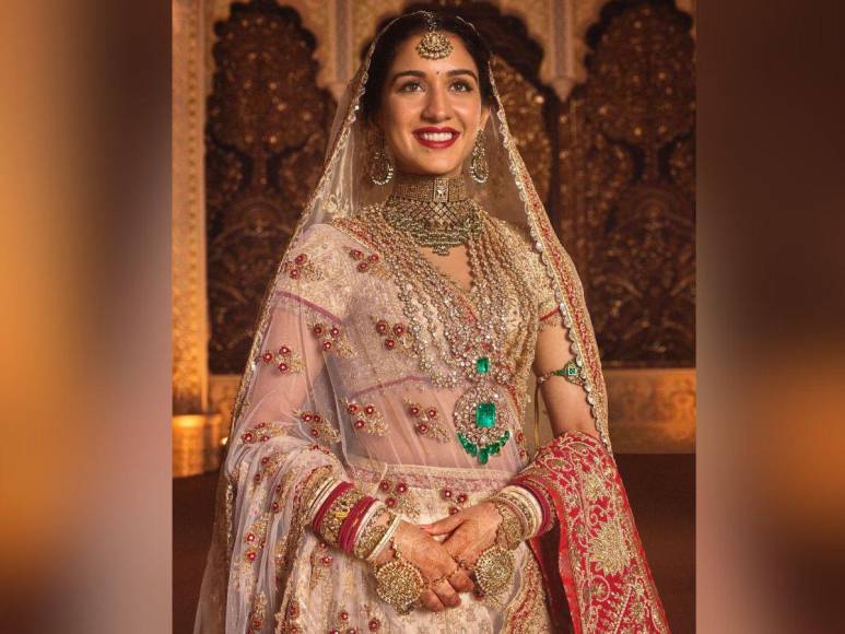 El vestido de novia lleno de tradiciones de Radhika Merchant