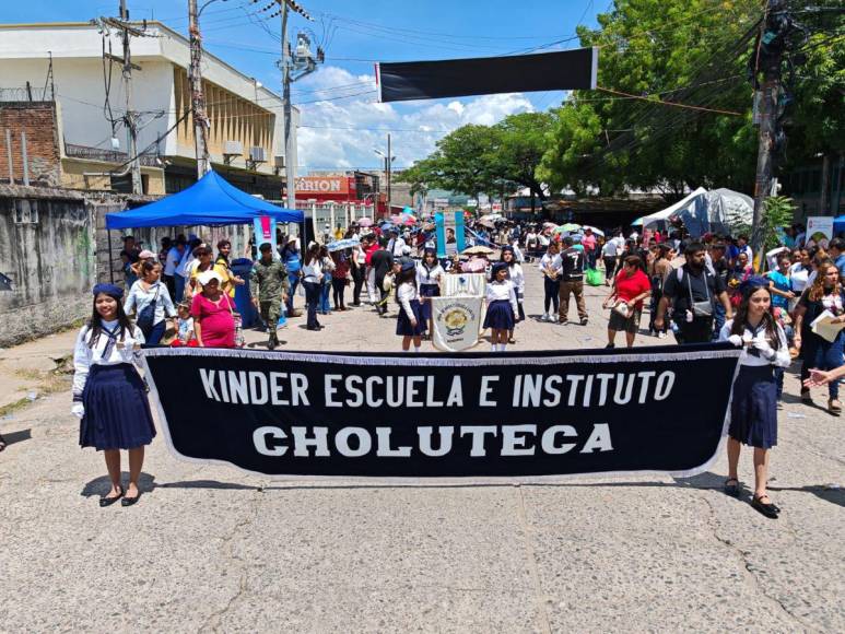 Entre el patriotismo y color, Choluteca celebra desfiles patrios