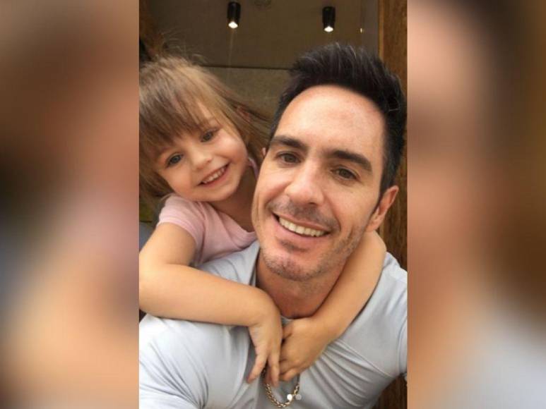 Mauricio Ochmann y su duro pasado: adoptado siendo un bebé y luego separado de su padre