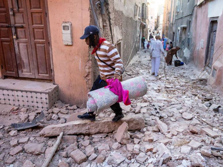 Cientos de muertos, escombros y angustia: el saldo tras el potente sismo en Marruecos