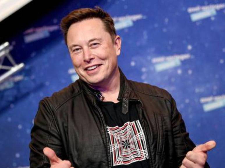 ¿Por qué la madre de Elon Musk duerme en el garaje cuando visita a su hijo en Texas?