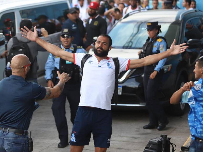 Olimpia fue agredido por barra de Motagua en su llegada al Nacional