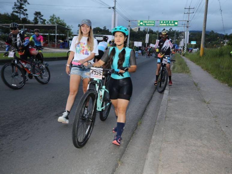 Las 30 mejores imágenes que dejó la undécima Vuelta Ciclística de EL HERALDO 2022