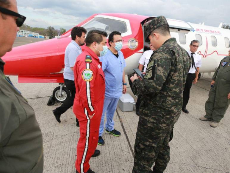 Preparativos para el traslado a México de miembros de la Naval que sufrieron quemaduras en explosión de buque